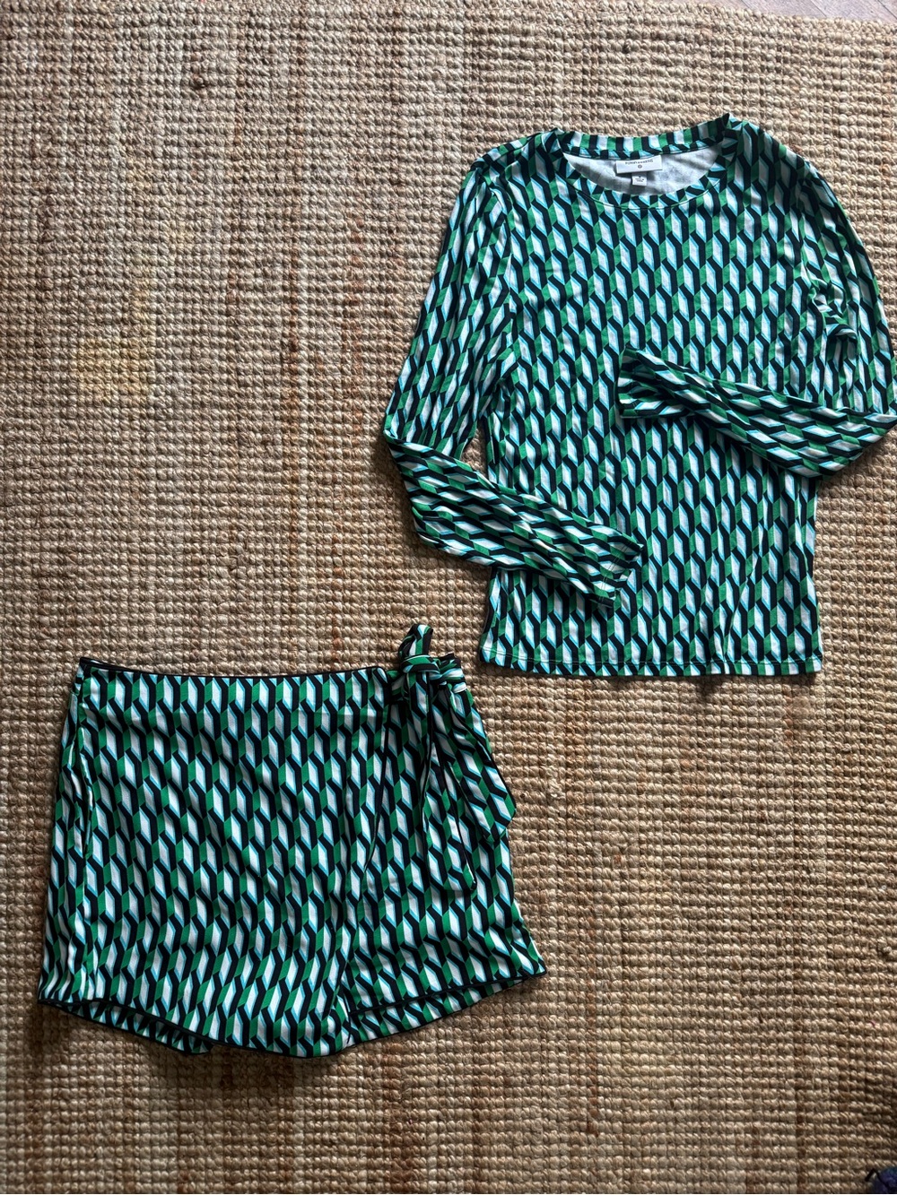 Diane von Furstenberg DVF 2PC Geometric Set M